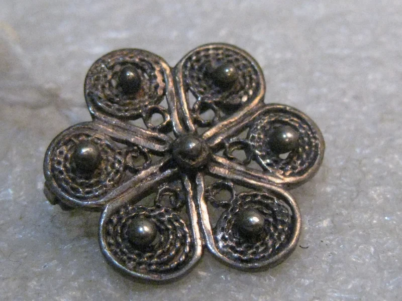 Vintage Sterling Filigree Brooch, 1", 4.22 grams, 1960's, Mid-Eastern/India