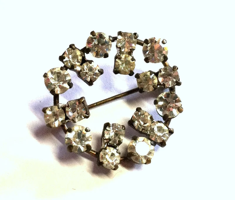 Sparkling Rhinestone Wreath Mini Brooch circa 1950s