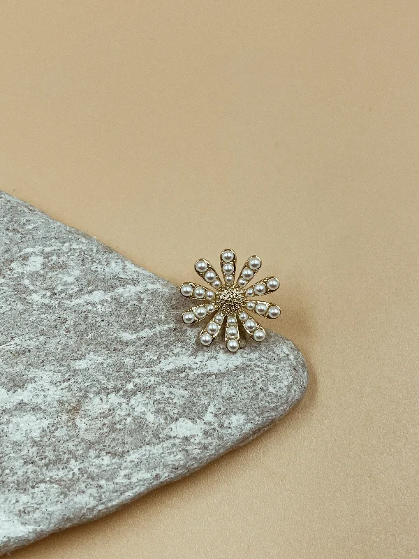 Daisy Pearl Brooch