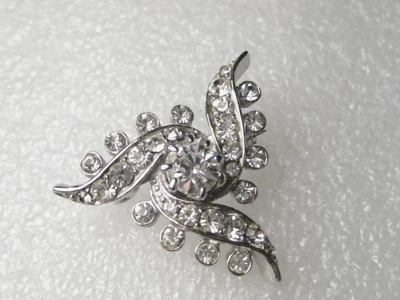 Vintage Art Deco Themed Rhinestone Brooch - Clear stones, Silvertone